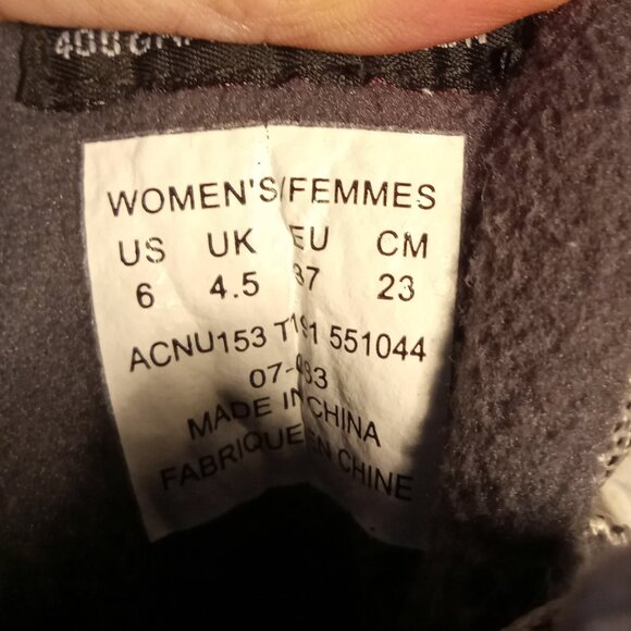 North Face Primeloft 400 Gram Insolated Waterproof Boots Women size 6 - Picture 9 of 9